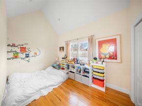 66-19 Commonwealth Boulevard, Little Neck NY 11362