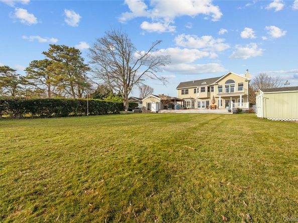 85 S Dunton Avenue, East Patchogue NY 11772