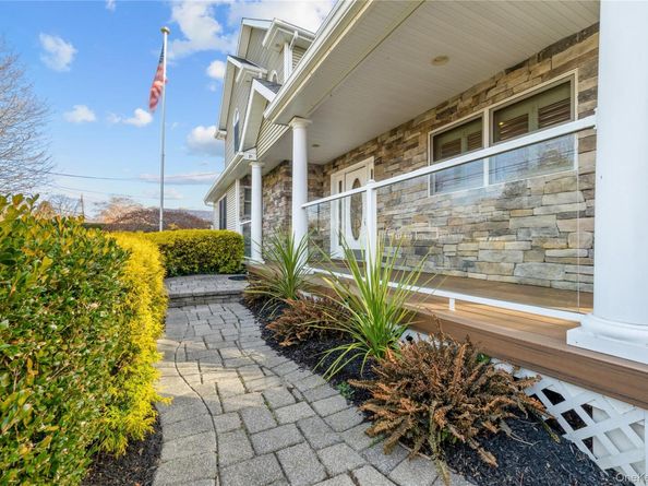 85 S Dunton Avenue, East Patchogue NY 11772