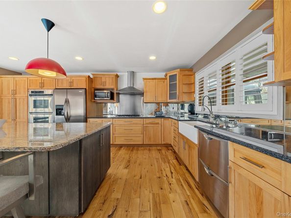 85 S Dunton Avenue, East Patchogue NY 11772