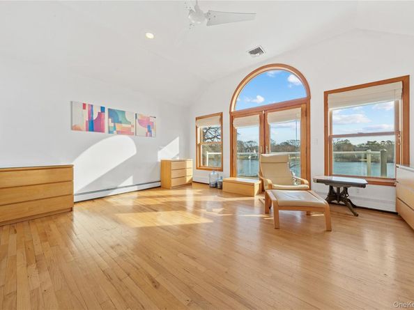 85 S Dunton Avenue, East Patchogue NY 11772