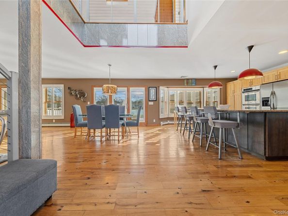 85 S Dunton Avenue, East Patchogue NY 11772