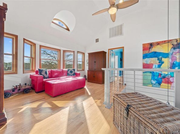 85 S Dunton Avenue, East Patchogue NY 11772