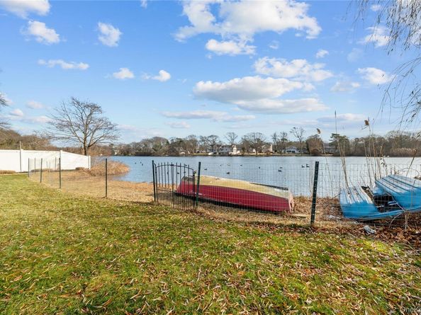 85 S Dunton Avenue, East Patchogue NY 11772