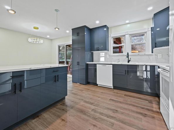 9 Harmony Lane, Glen Cove NY 11542