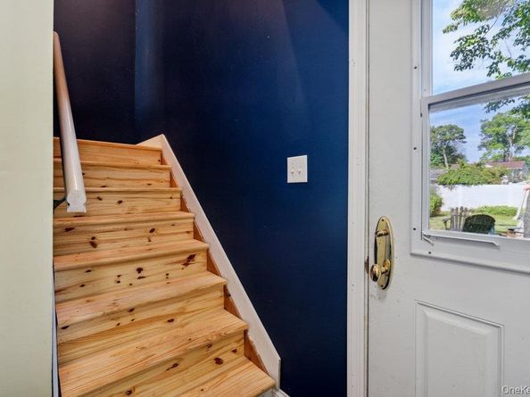 17 Sterling Drive, Lake Grove NY 11755