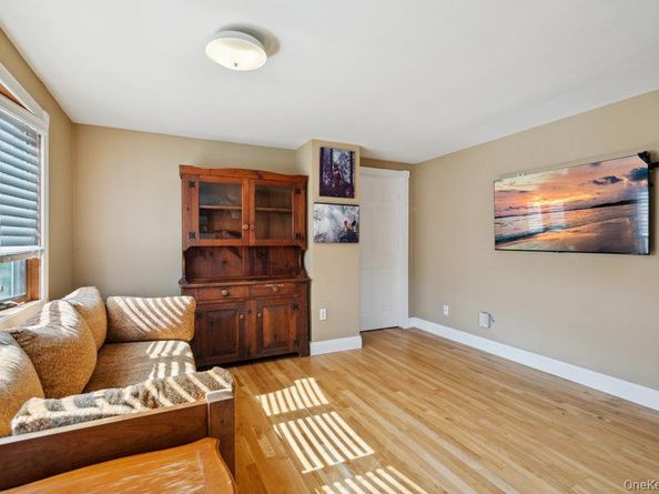 17 Sterling Drive, Lake Grove NY 11755