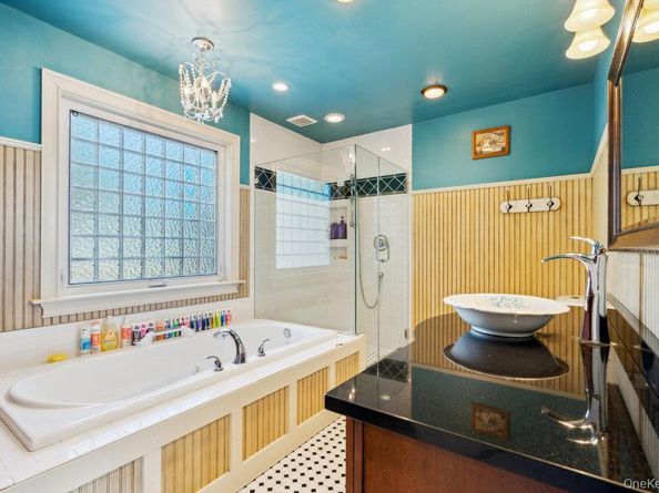 17 Sterling Drive, Lake Grove NY 11755