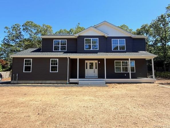 120 River Road, Shirley NY 11967