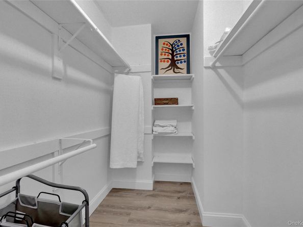 248 Pond View Lane, Smithtown NY 11787