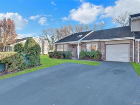 248 Pond View Lane, Smithtown NY 11787