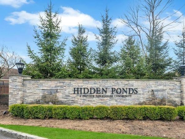 248 Pond View Lane, Smithtown NY 11787