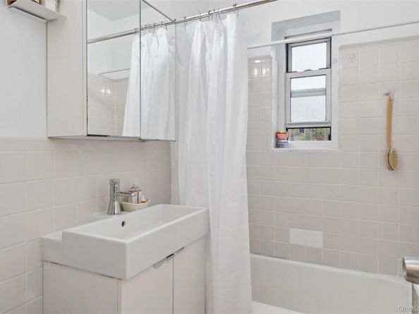 75-02 Austin Street 2C, Forest Hills NY 11375