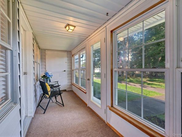 164 Falmouth Court E, Ridge NY 11961