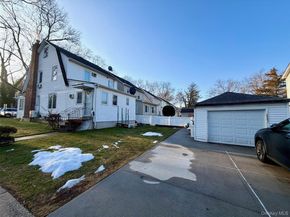 257-17 Pembroke Avenue, Great Neck NY 11020