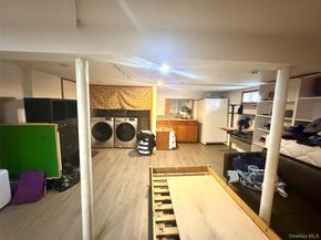 257-17 Pembroke Avenue, Great Neck NY 11020