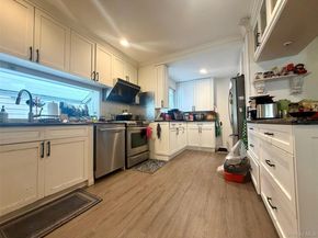 257-17 Pembroke Avenue, Great Neck NY 11020