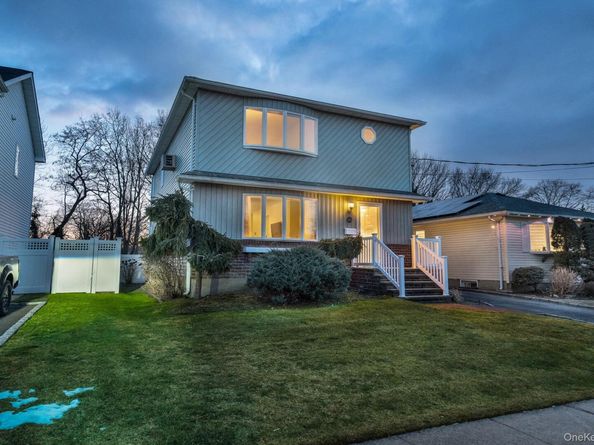 254 N Richmond Avenue, Massapequa NY 11758