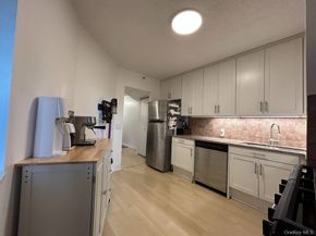 10 Cottage Place 2A, White Plains NY 10601