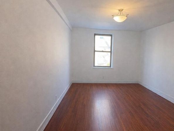 745 East 231 st 6A, Bronx NY 10466