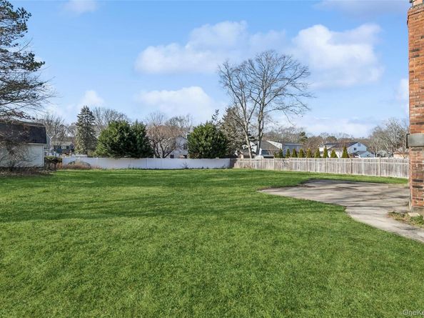 105 Loop Drive, Sayville NY 11782