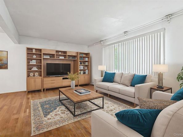 105 Loop Drive, Sayville NY 11782