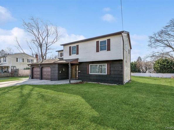 105 Loop Drive, Sayville NY 11782