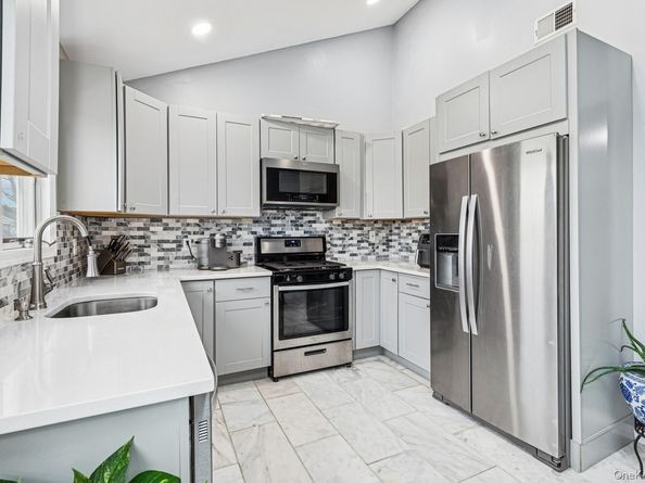 204A Broadway, Massapequa Park NY 11762