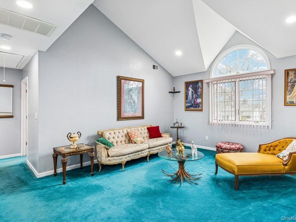 204A Broadway, Massapequa Park NY 11762