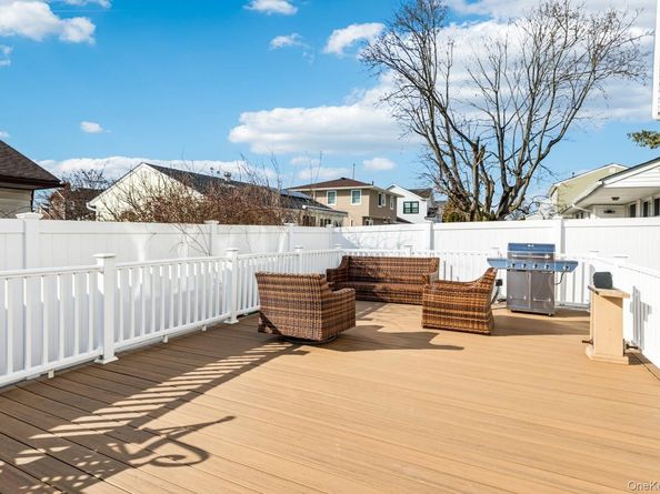 204A Broadway, Massapequa Park NY 11762