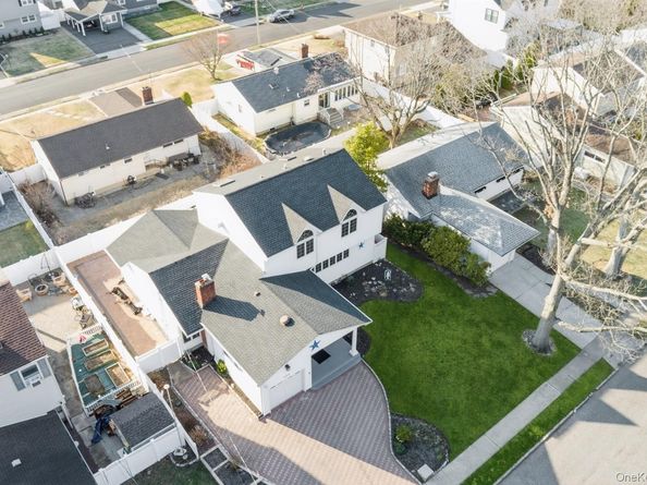 204A Broadway, Massapequa Park NY 11762