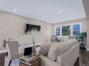 10514 Van Wyck Expressway, Richmond Hill S. NY 11419