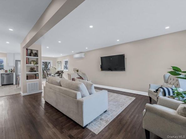 10514 Van Wyck Expressway, Richmond Hill S. NY 11419