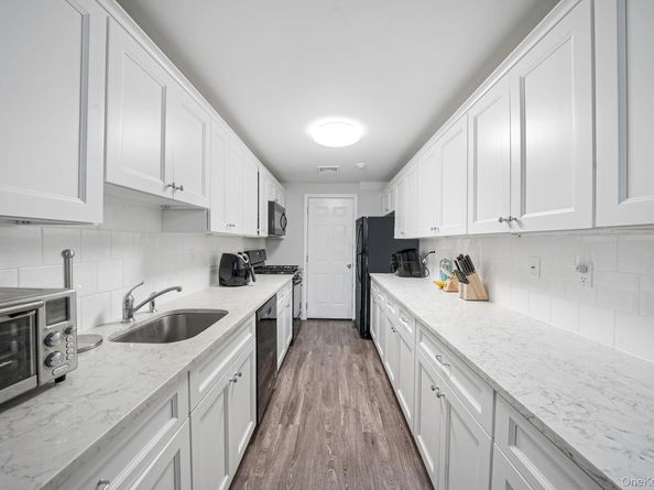 268 Brettonwoods Drive, Coram NY 11727