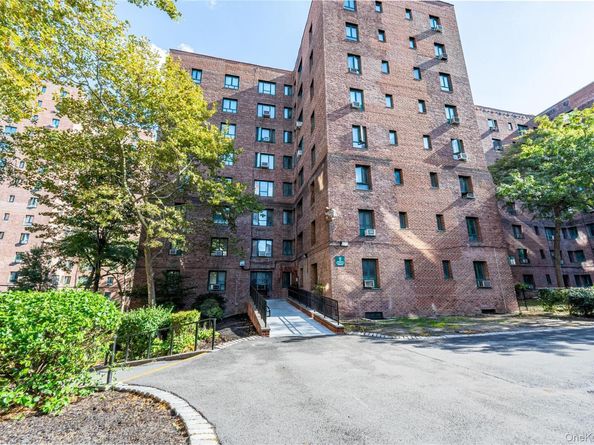 11 Metropolitan Oval 5F, Bronx NY 10462