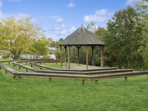 99 Village Circle W, Manorville NY 11949