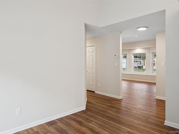 99 Village Circle W, Manorville NY 11949