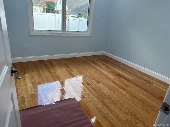 244 Andrews Road, Mineola NY 11501