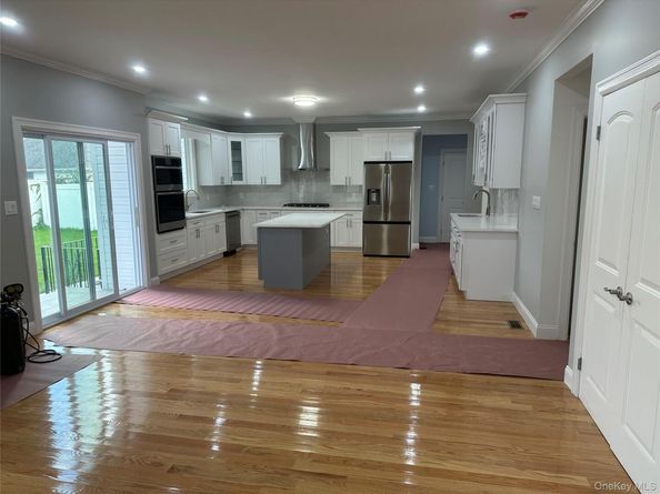 244 Andrews Road, Mineola NY 11501