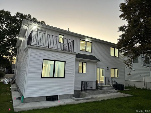 244 Andrews Road, Mineola NY 11501