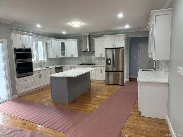 244 Andrews Road, Mineola NY 11501