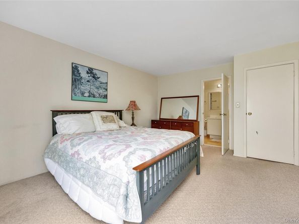 22 Balsam Court 22, Wantagh NY 11793