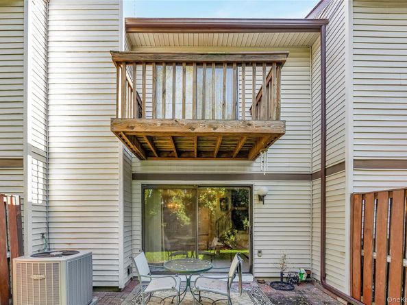 22 Balsam Court 22, Wantagh NY 11793