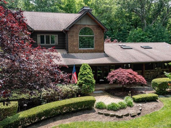 6 Arbutus Road, Greenlawn NY 11740