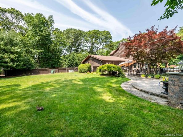 6 Arbutus Road, Greenlawn NY 11740