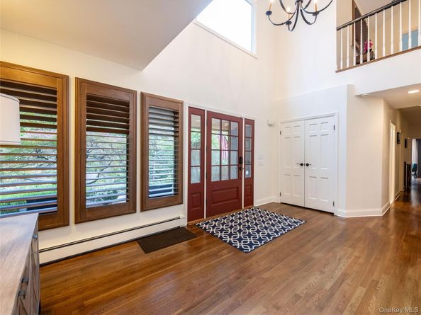 6 Arbutus Road, Greenlawn NY 11740