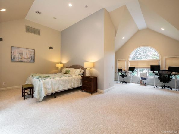 6 Arbutus Road, Greenlawn NY 11740