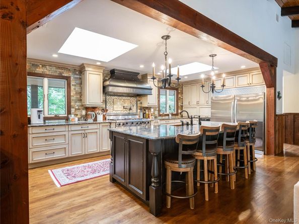 6 Arbutus Road, Greenlawn NY 11740