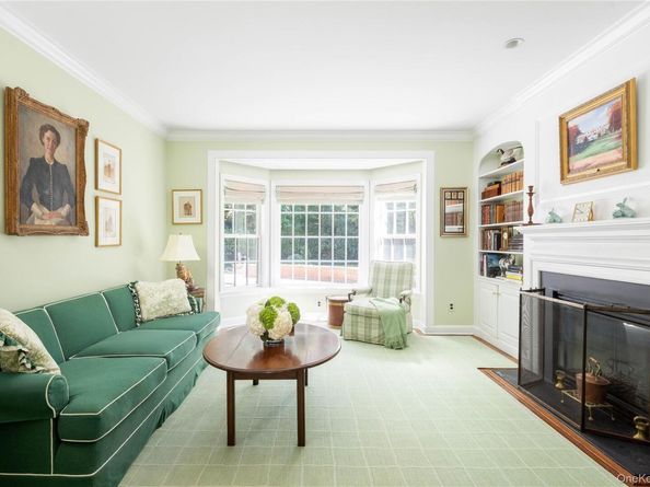 7 Rabbit Run, Glen Cove NY 11542