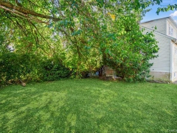 24 Hickory Road, Port Washington NY 11050